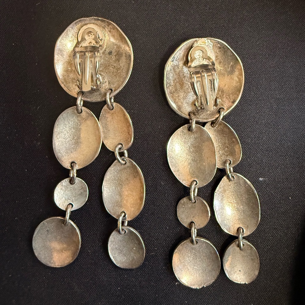 Vintage Silver tone Navajo Etched Dangle Earrings. - Picture 3 of 5